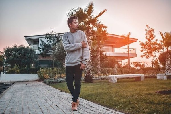 Comment réussir le look monochrome sans fausse note ?