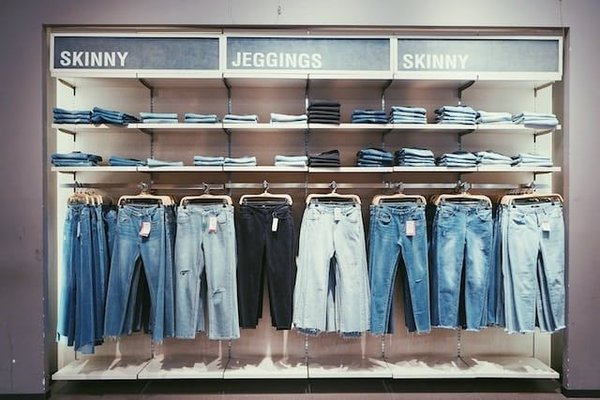 Les meilleurs conseils de mode pour les petites statures